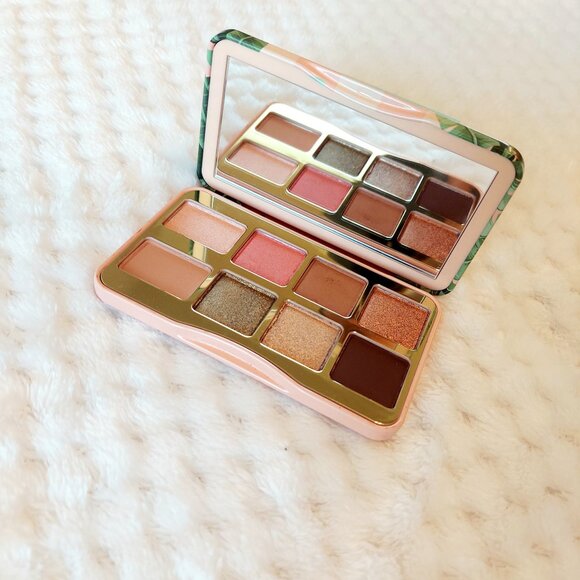 Assorted Makeup (Too Faced, Luna Magic, F.A.R.A.H., Rebelde) (Sp.01-005) - Picture 4 of 8